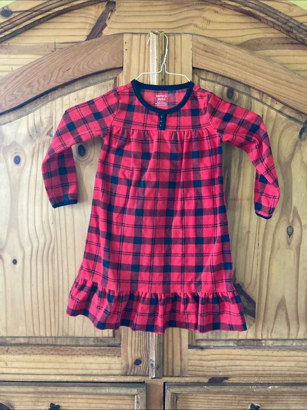 Girls Carter’s red black plaid long sleeve nightgown size 3T